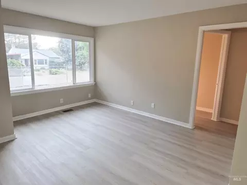 Living - 618 E Avenue D, Jerome, ID 83338 photo 2 of 3