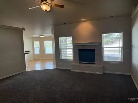 Living - 2879 Deaun Ave, Twin Falls, ID 83301 photo 1 of 3
