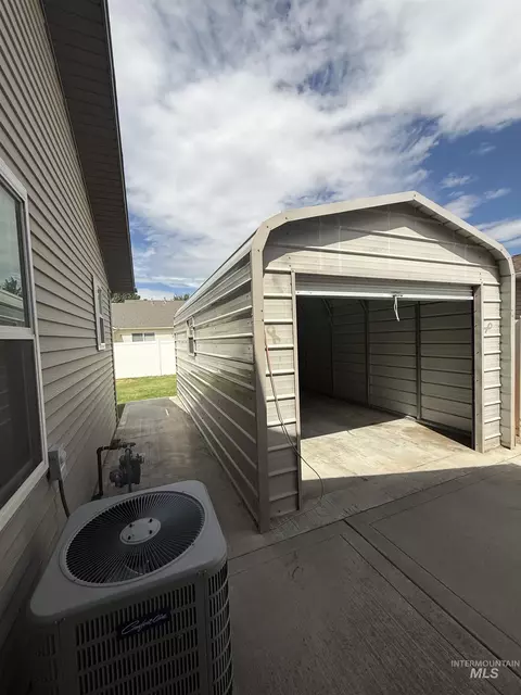 Exterior - 2879 Deaun Ave, Twin Falls, ID 83301 photo 8 of 9