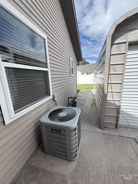 Exterior - 2879 Deaun Ave, Twin Falls, ID 83301 photo 7 of 9