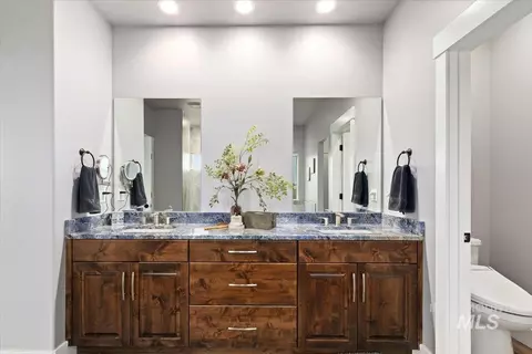 Bath - 377 Skyline Dr, Rupert, ID 83350 photo 1 of 4