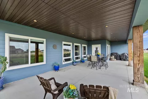 Exterior - 377 Skyline Dr, Rupert, ID 83350 photo 5 of 10
