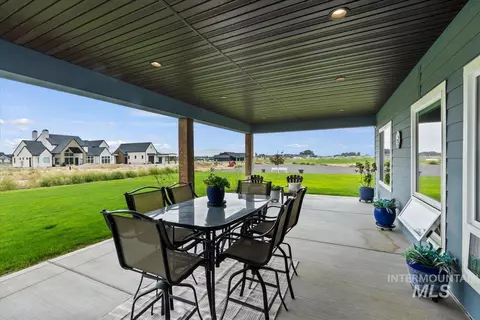 Exterior - 377 Skyline Dr, Rupert, ID 83350 photo 4 of 10