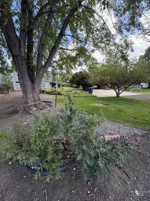 Exterior - 571 N 3rd Ave, Hagerman, ID 83332 photo 8 of 11