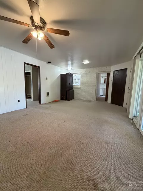 Living - 571 N 3rd Ave, Hagerman, ID 83332 photo 8 of 8