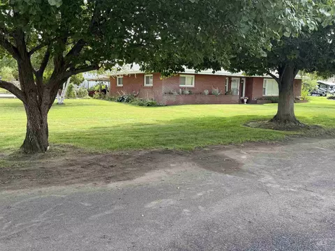 Exterior - 571 N 3rd Ave, Hagerman, ID 83332 photo 2 of 11