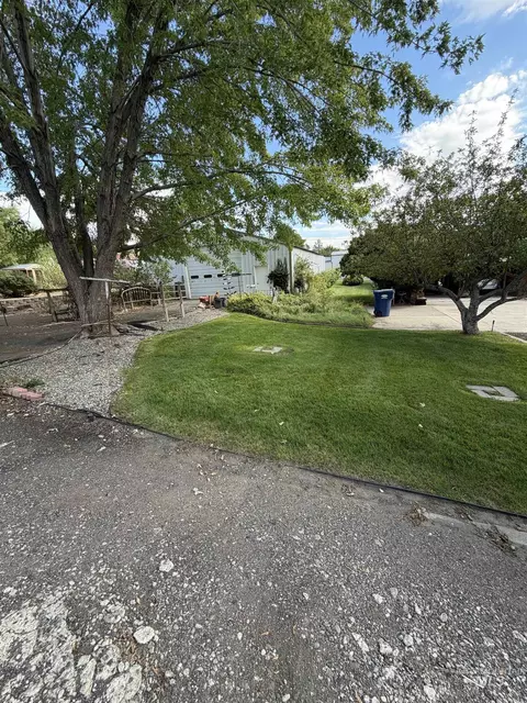 Exterior - 571 N 3rd Ave, Hagerman, ID 83332 photo 10 of 11