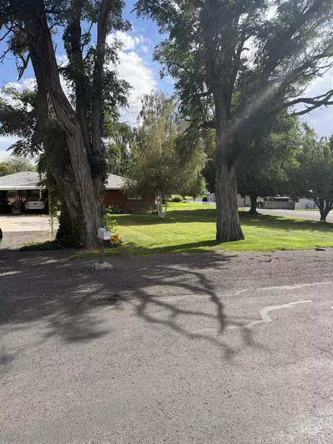 Exterior - 571 N 3rd Ave, Hagerman, ID 83332 photo 9 of 11
