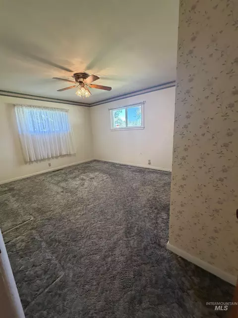 Bedroom - 571 N 3rd Ave, Hagerman, ID 83332 photo 3 of 5