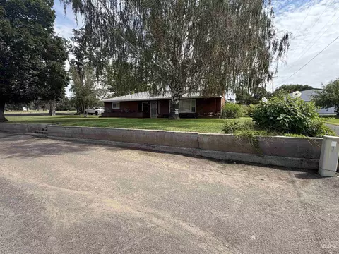 Exterior - 571 N 3rd Ave, Hagerman, ID 83332 photo 5 of 11
