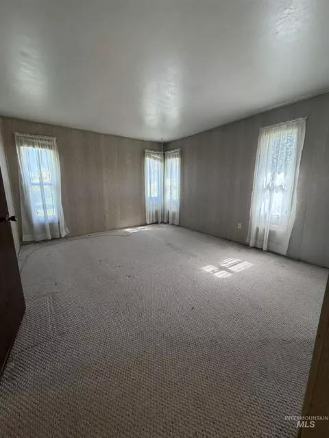 Bedroom - 571 N 3rd Ave, Hagerman, ID 83332 photo 5 of 5