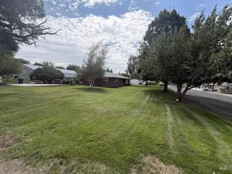 Exterior - 571 N 3rd Ave, Hagerman, ID 83332 photo 3 of 11