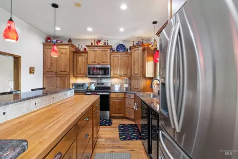 Kitchen - 216 W Ranch View Dr, Jerome, ID 83338 photo 2 of 4