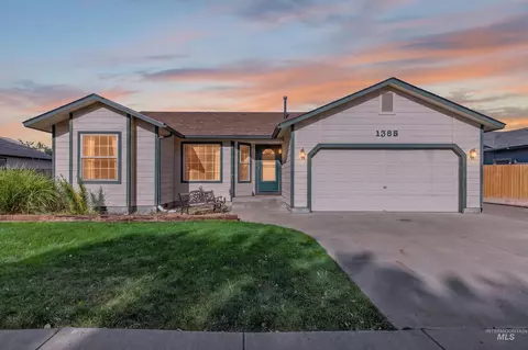 1385 Rosewood St, Mountain Home, ID 83647