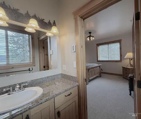 Bath - 3618 Tamarack View Dr, New Meadows, ID 83654 photo 4 of 6