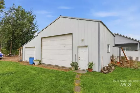 Exterior - 400 S 16th St, Payette, ID 83661 photo 2 of 7