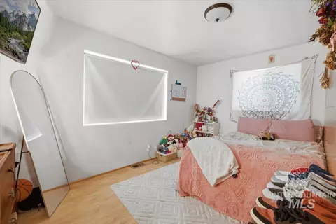 Bedroom - 400 S 16th St, Payette, ID 83661 photo 2 of 4