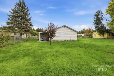 Exterior - 400 S 16th St, Payette, ID 83661 photo 5 of 7
