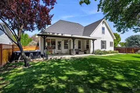 Exterior - 1075 N Falling Water Way, Eagle, ID 83616 photo 8 of 9