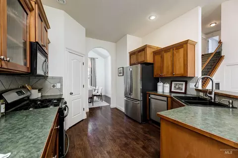 Kitchen - 1075 N Falling Water Way, Eagle, ID 83616 photo 2 of 3