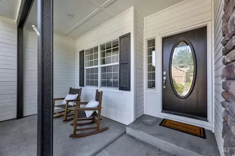 Exterior - 1075 N Falling Water Way, Eagle, ID 83616 photo 5 of 9