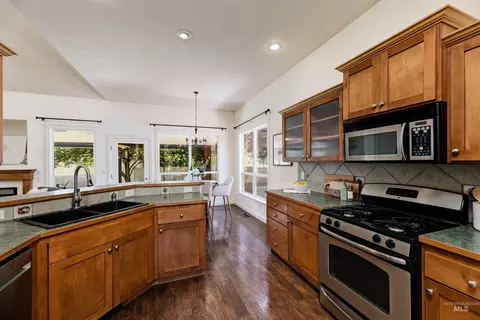 Kitchen - 1075 N Falling Water Way, Eagle, ID 83616 photo 1 of 3