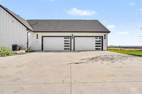Exterior - 23871 Legends Ln, Caldwell, ID 83607 photo 4 of 9