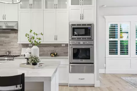 Kitchen - 1102 N Lionbridge Ave, Eagle, ID 83616 photo 4 of 5