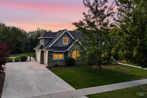Exterior - 1102 N Lionbridge Ave, Eagle, ID 83616 photo 1 of 8