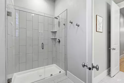 Bath - 1102 N Lionbridge Ave, Eagle, ID 83616 photo 4 of 6
