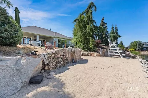 Exterior - 7390 W Corinthia St, Eagle, ID 83616 photo 7 of 10