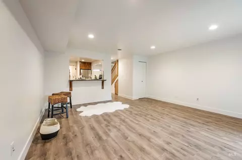 Living - 277 N Eagle Glen Ln, Eagle, ID 83616 photo 1 of 1