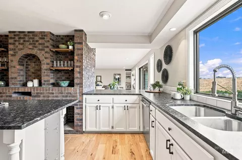 Kitchen - 2256 E Table Rock Rd, Boise, ID 83712 photo 7 of 7