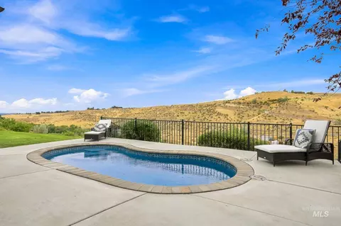 Exterior - 2256 E Table Rock Rd, Boise, ID 83712 photo 4 of 8
