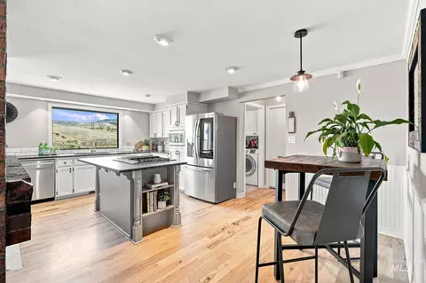 Kitchen - 2256 E Table Rock Rd, Boise, ID 83712 photo 2 of 7