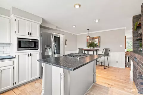 Kitchen - 2256 E Table Rock Rd, Boise, ID 83712 photo 6 of 7