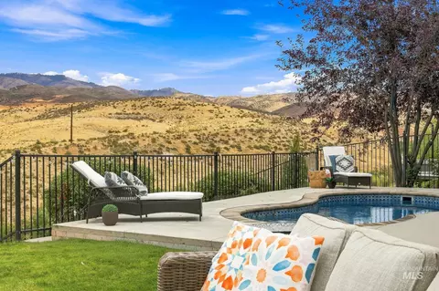 Exterior - 2256 E Table Rock Rd, Boise, ID 83712 photo 3 of 8