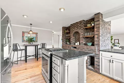 Kitchen - 2256 E Table Rock Rd, Boise, ID 83712 photo 5 of 7