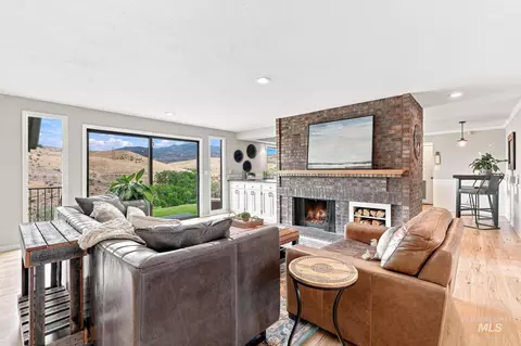Living - 2256 E Table Rock Rd, Boise, ID 83712 photo 5 of 8