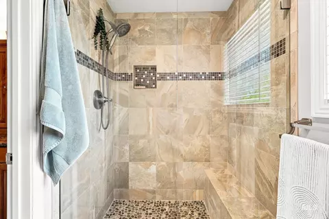 Bath - 2256 E Table Rock Rd, Boise, ID 83712 photo 3 of 3