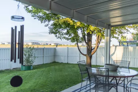 Exterior - 858 E Limestone St, Kuna, ID 83634 photo 6 of 6