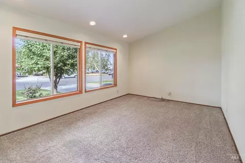 Living - 631 E 18th St, Burley, ID 83318 photo 1 of 2
