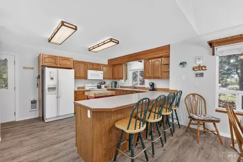 Kitchen - 918 Fairway Dr, Mccall, ID 83638 photo 6 of 6
