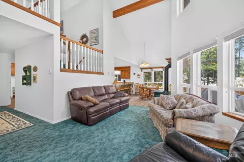 Living - 918 Fairway Dr, Mccall, ID 83638 photo 3 of 5