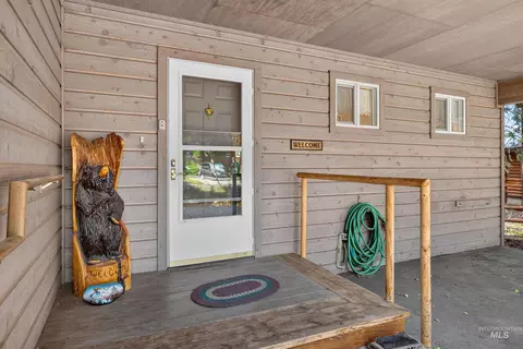 Exterior - 918 Fairway Dr, Mccall, ID 83638 photo 6 of 8