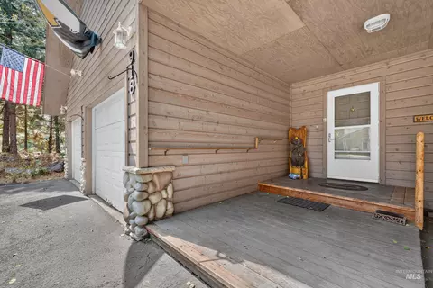 Exterior - 918 Fairway Dr, Mccall, ID 83638 photo 5 of 8