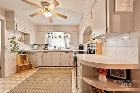 Kitchen - 418 E Ave B, Wendell, ID 83355 photo 3 of 3