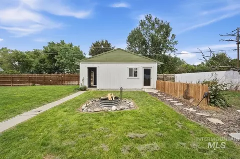 Exterior - 418 E Ave B, Wendell, ID 83355 photo 5 of 8