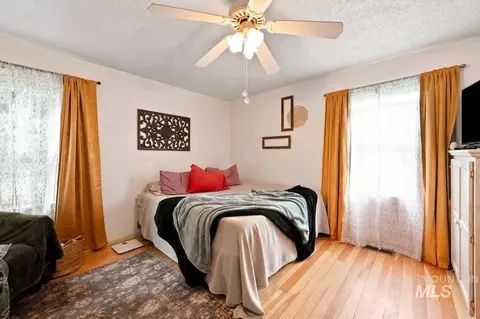 Bedroom - 418 E Ave B, Wendell, ID 83355 photo 3 of 7