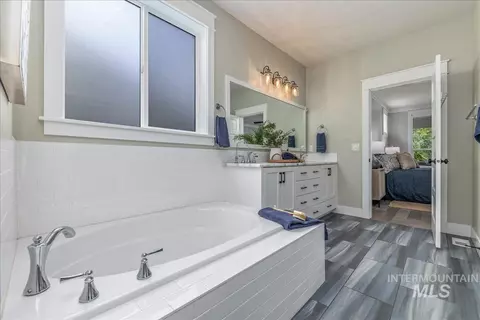 Bath - 1768 N Annadale Way, Eagle, ID 83616 photo 2 of 7